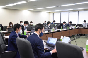 昨年１２月２３日に開催された厚生科学審議会予防接種・ワクチン分科会（竹澤安李紗撮影）