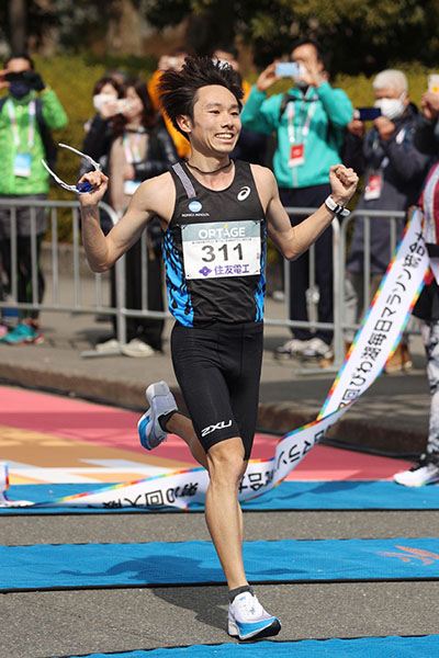 大阪・びわ湖毎日マラソン、23歳星岳が初挑戦V