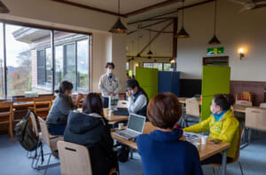 グランデコリゾートでのツアー最後の意見交換=福島県生活環境部提供