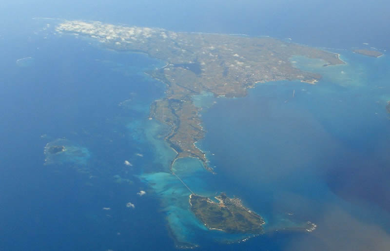 沖縄県宮古島の空撮(Wikipediaより)