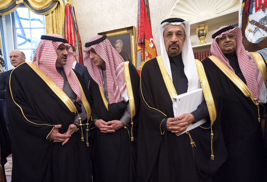 トランプ前大統領に会うためにホワイトハウスを訪問したムハンマド皇太子=2018.4.20、ワシントンD.C.(UPI)