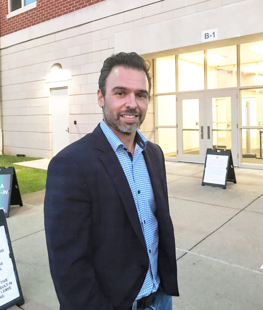 親による教育委員会への抗議活動を主導してきた市民団体「ファスト・フォー・スクールズ」のイアン・ブライアー理事(山崎洋介撮影)