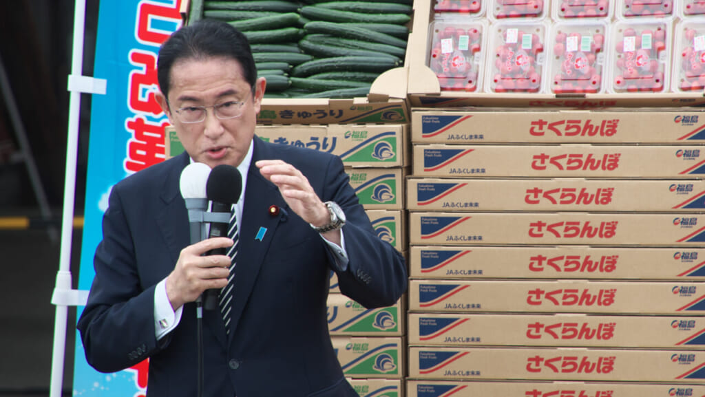 第26回参院選が22日公示され、第一声を上げる自民党総裁の岸田文雄首相 =6月22日午前、福島県福島市