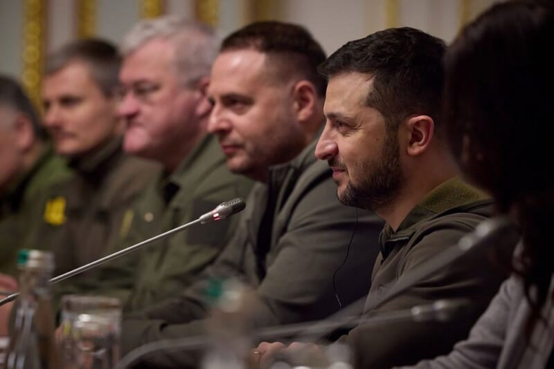 ウクライナの首都キーウで会談をするゼレンスキー大統領=キーウ、11月19日(UPI)