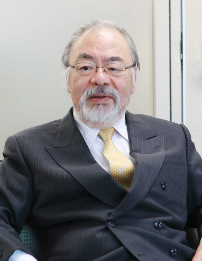 たかはし・としゆき 昭和18年生まれ。中央大法学部卒。読売新聞政治部、解説部長、論説委員、編集局次長、新聞監査委員長を歴任。退社後、政治評論家。